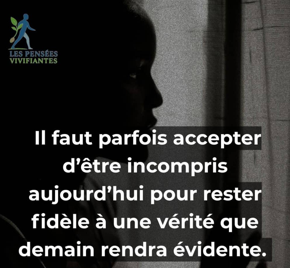 LE MONDE EST UN BOUT DE TERRAIN OÙ, POUR TROUVER CE QUE L'ON VEUT, IL FAUT GRATTER LE SOL AVEC PATIENCE SANS QUE LA RÉUSSITE SOIT GARANTIE.